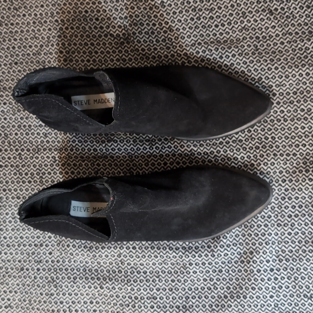 Steve Madden | black suede block heel bootie - Picture 3 of 5